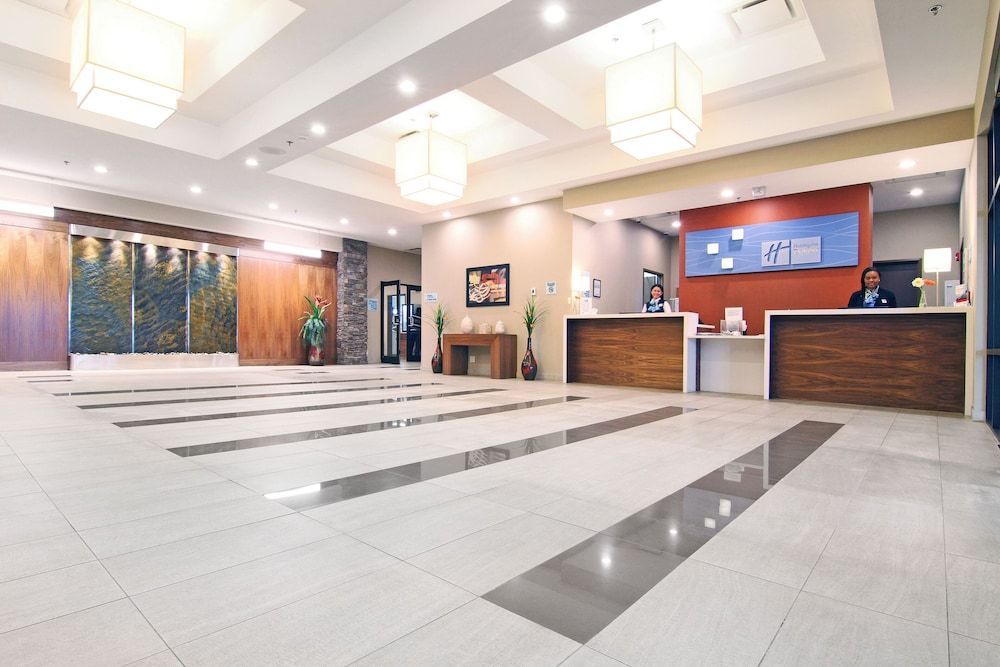 Holiday Inn Express & Suites CALGARY NW - UNIVERSITY AREA by IHG 2