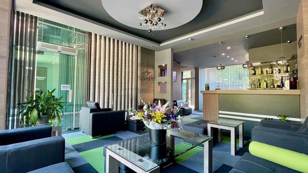 Expo Hotel 1