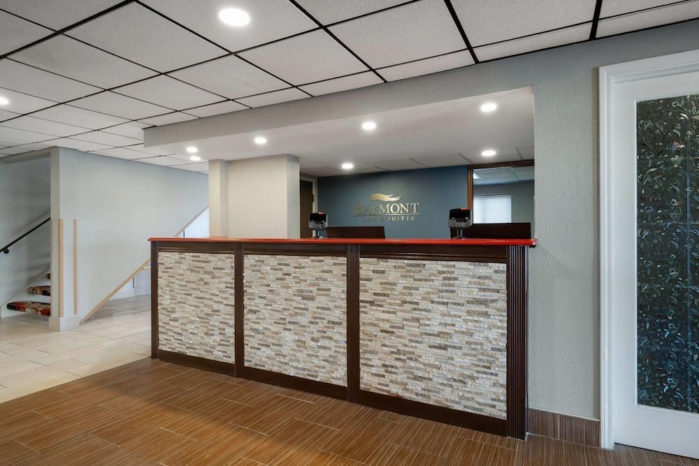 Baymont by Wyndham Waukesha 2