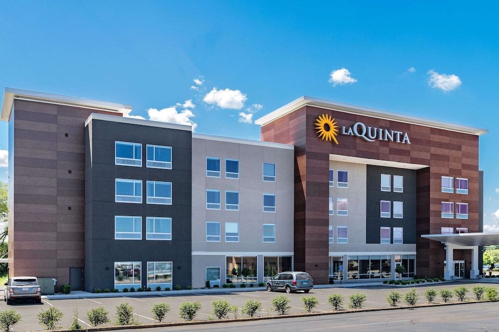 LaQuinta Suites by Wyndham South Bend Notre Dame Area 1