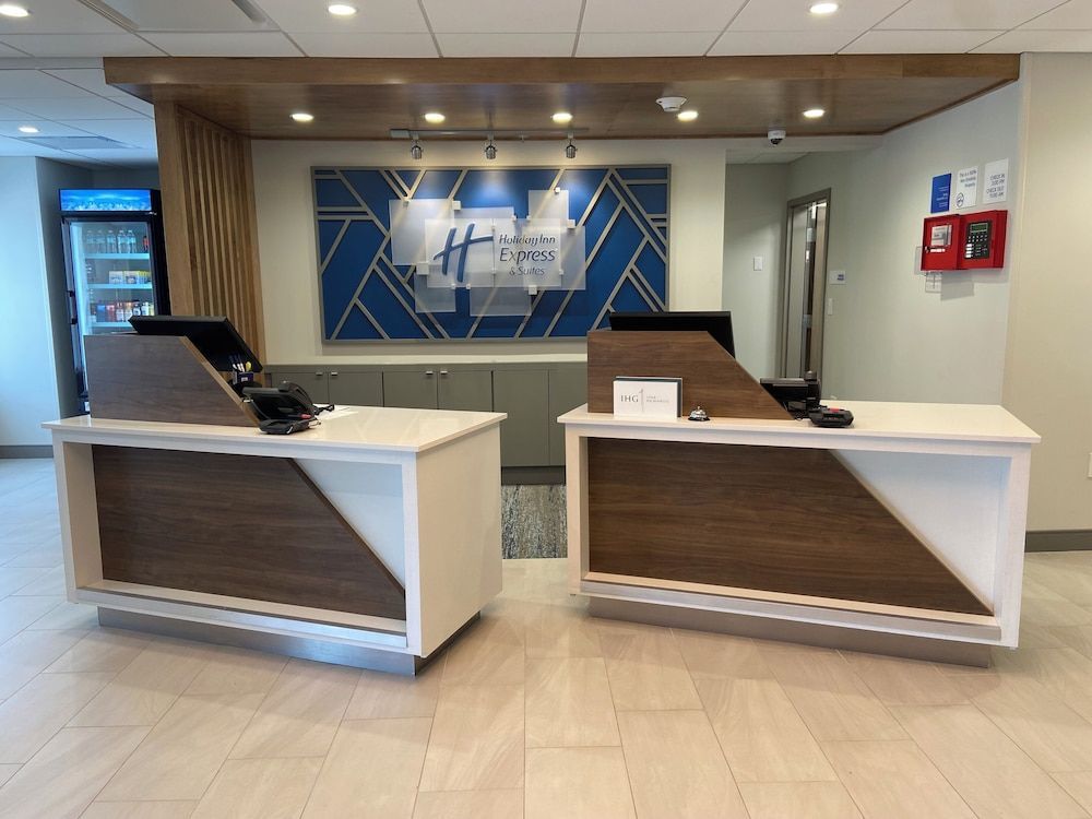 Holiday Inn Express & Suites ELYRIA by IHG 1