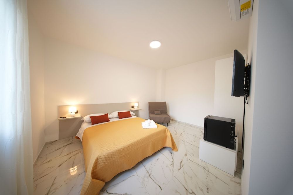Donna Isabella - Boutique Rooms 1