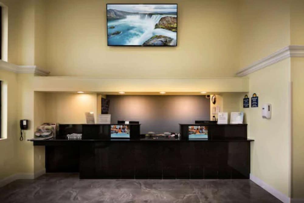 Days Inn by Wyndham Wayne 2