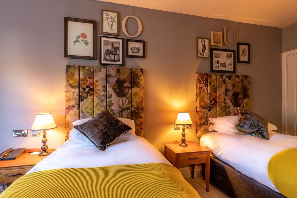 Crown Hotel 1