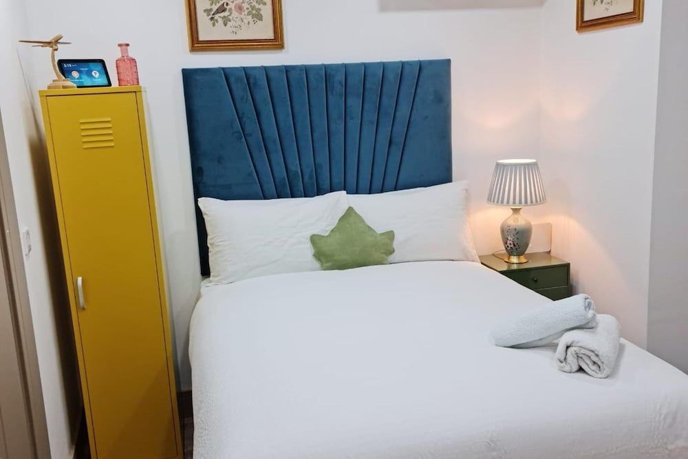Surebillionaire Home Deluxe Queen Studio 1