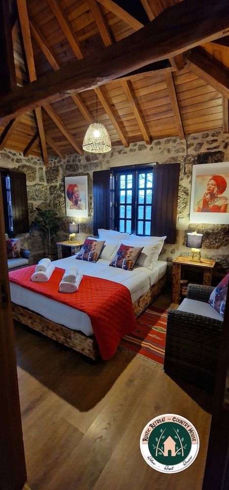 Rustic Retreat-Country House 1