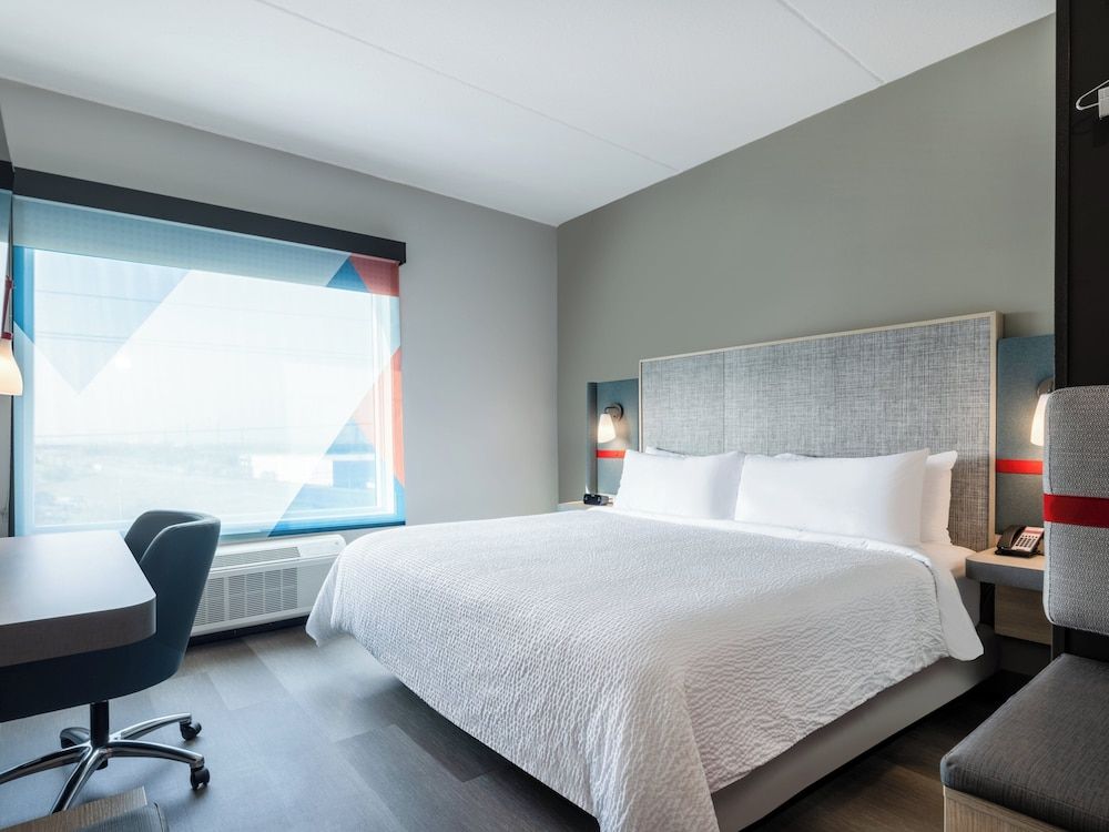 avid hotel Redding by IHG 2