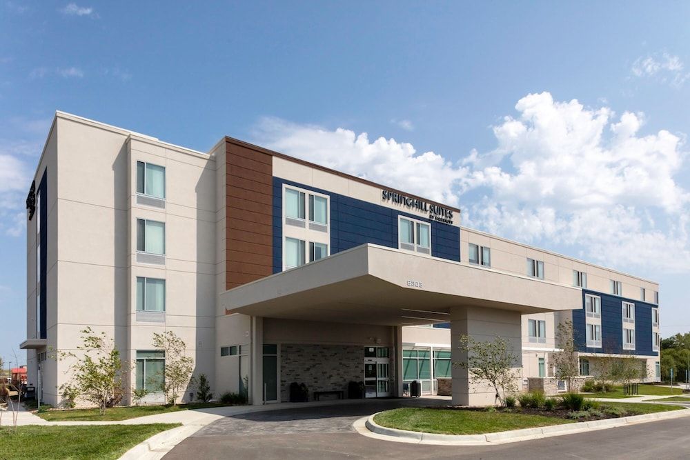 SpringHill Suites Kansas City Airport 1