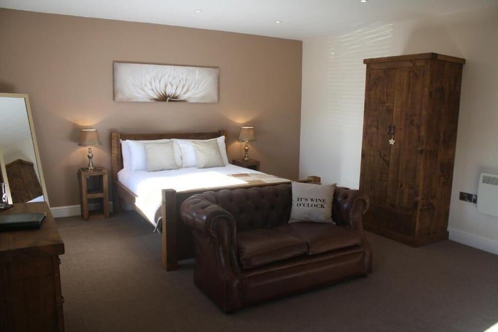 The Woodman Inn 2