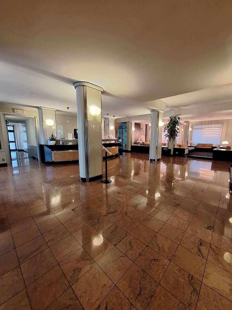 Sure Hotel by Best Western Milano 2