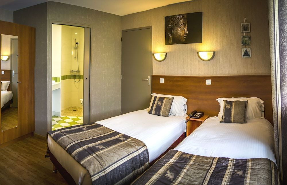 Brit Hotel Confort Azur Cholet Nord 1