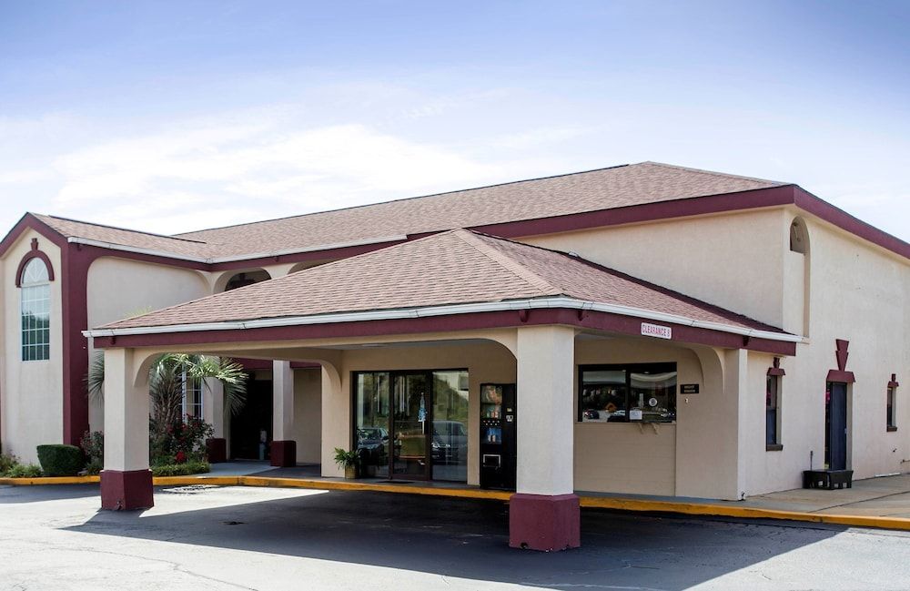 Red Roof Inn Sumter 1
