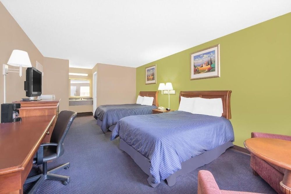 Hotel Express Anniston/Oxford 2