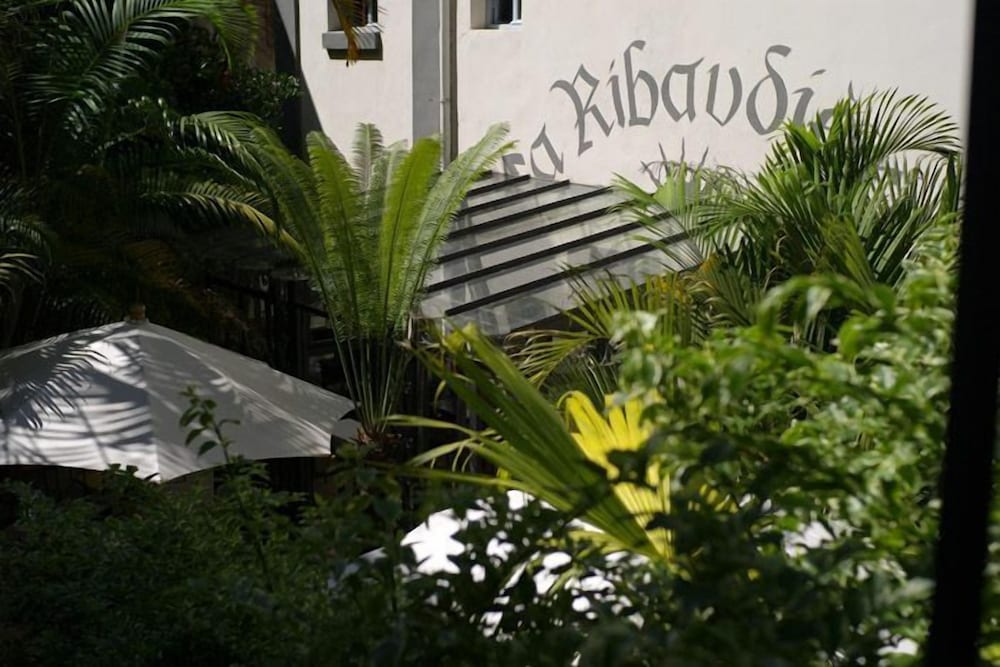 Hôtel Restaurant La Ribaudière 1