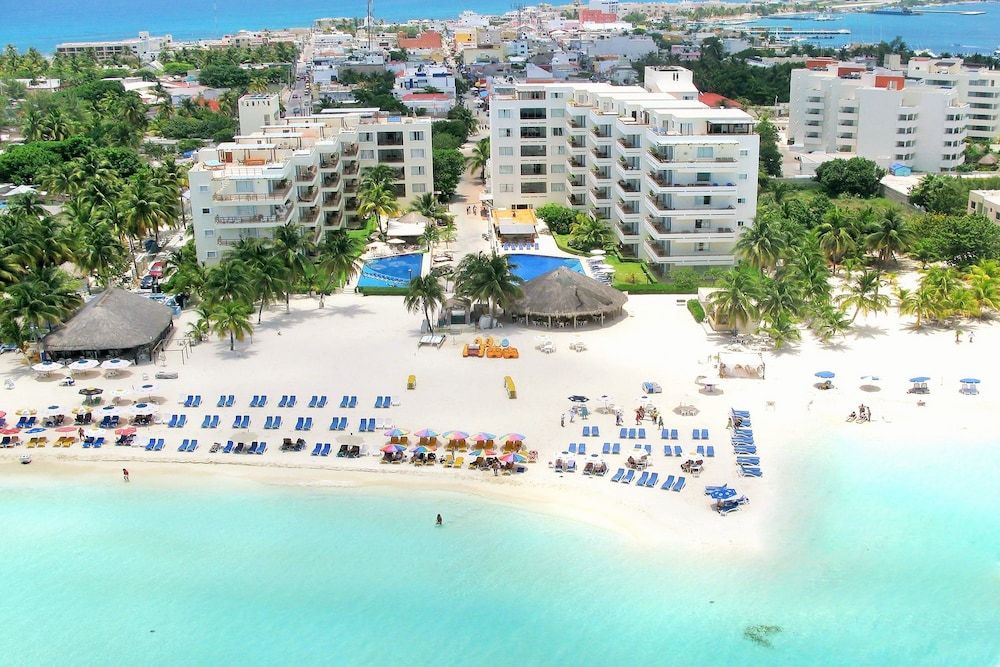 Ixchel Beach Hotel 1