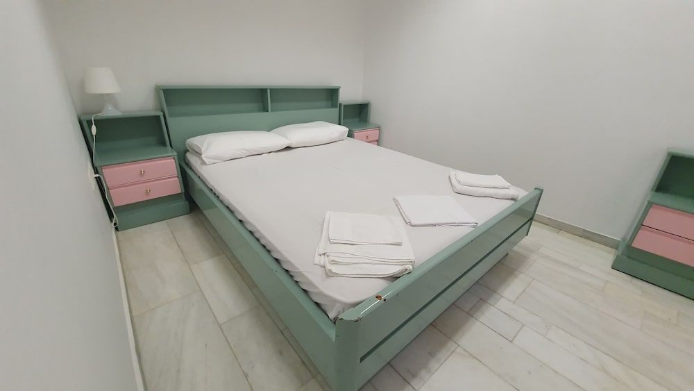 TK1 George Apartments by the Airport 2