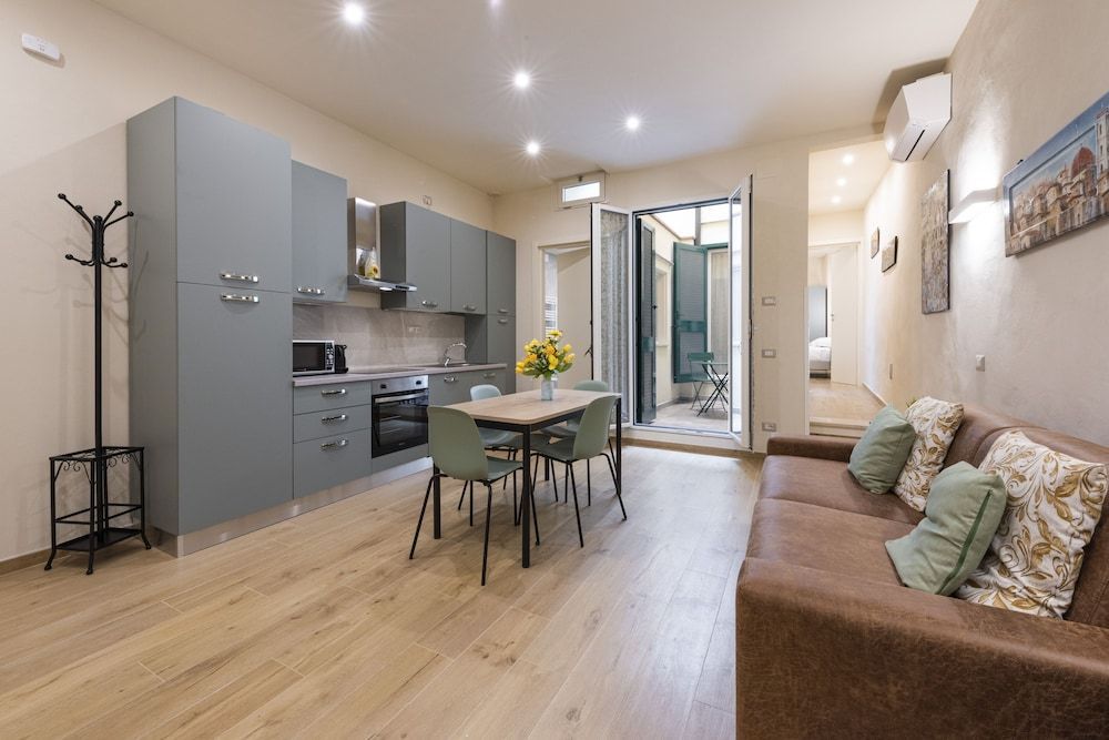 Mercato Contemporary Apartment by Mmega 1