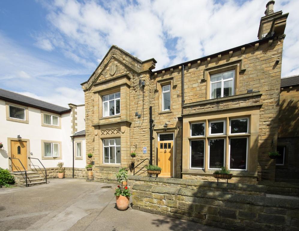 Wakefield Limes Lodge 1
