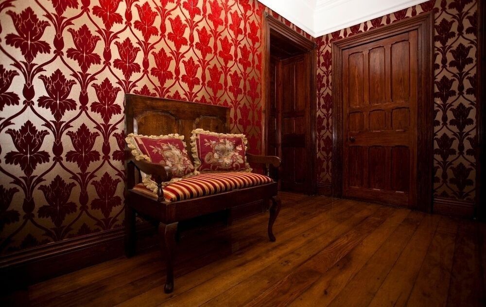 Parc-Le-Breos House 2