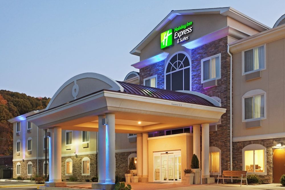 Holiday Inn Express & Suites MERIDEN by IHG 1