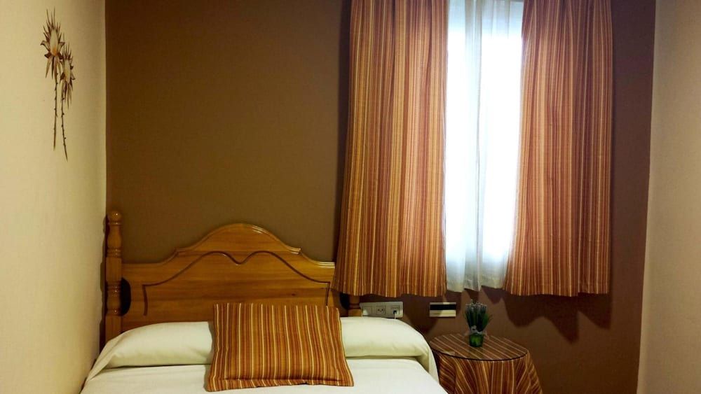 Hostal Valdepeñas by Bossh! Hotels 2