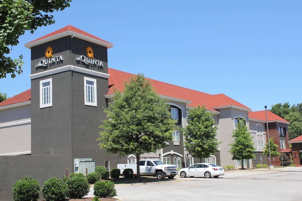 La Quinta by Wyndham Huntsville Airport Madison 1