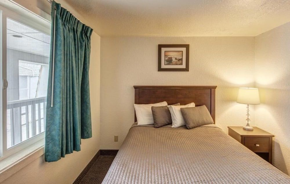 Surfside Resort 2