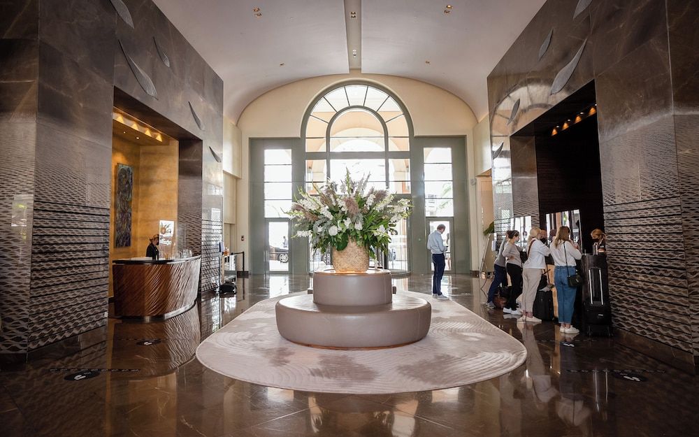 Monte-Carlo Bay Hotel & Resort 2