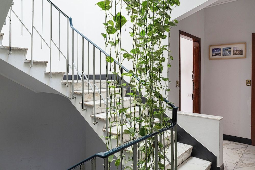 Contemporary apartment in Sturla by Wonderful Italy 2