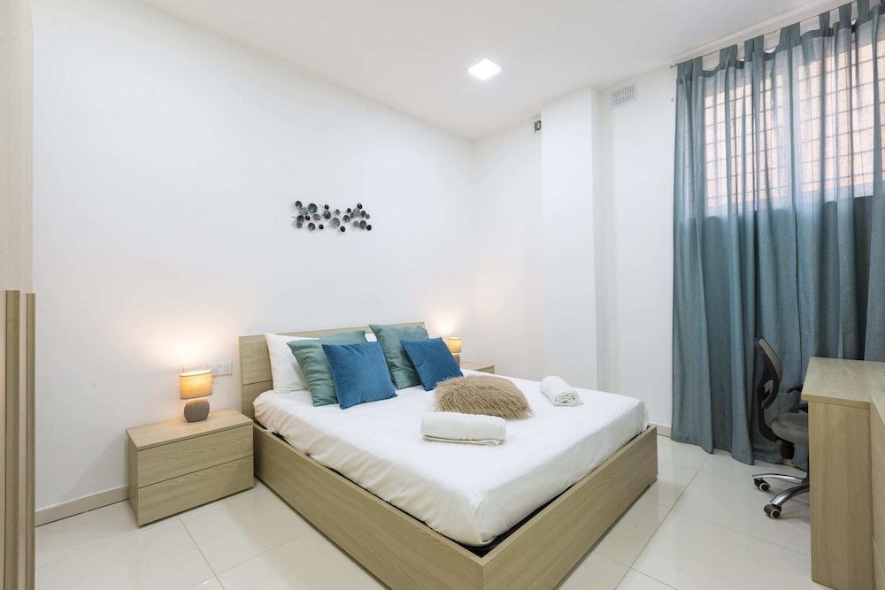 Brand new Apartment in Sliema, 2 min by the Sea 2