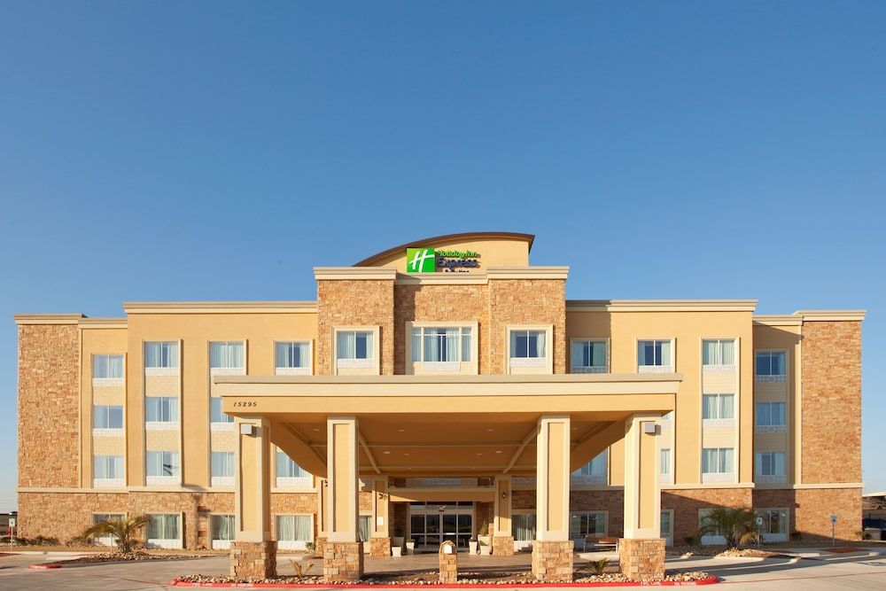 Holiday Inn Express & Suites AUSTIN SOUTH-BUDA by IHG 1