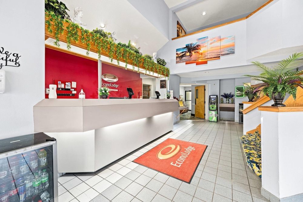 Econo Lodge London North 2