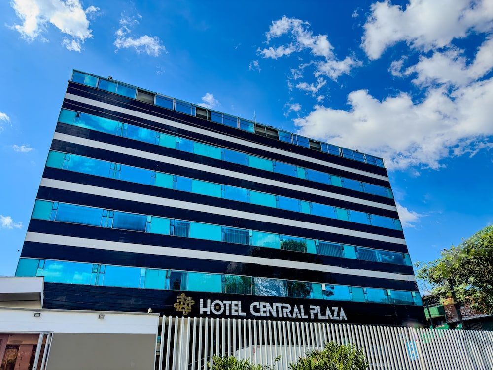 Hotel Central Plaza Medellin 1