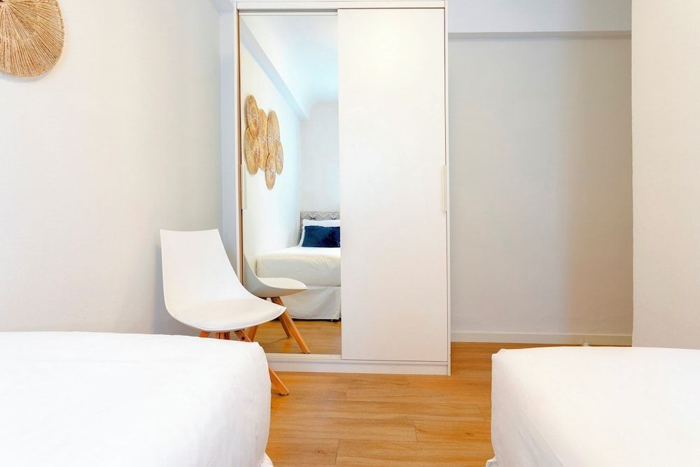 Genteel Home Velarde 1