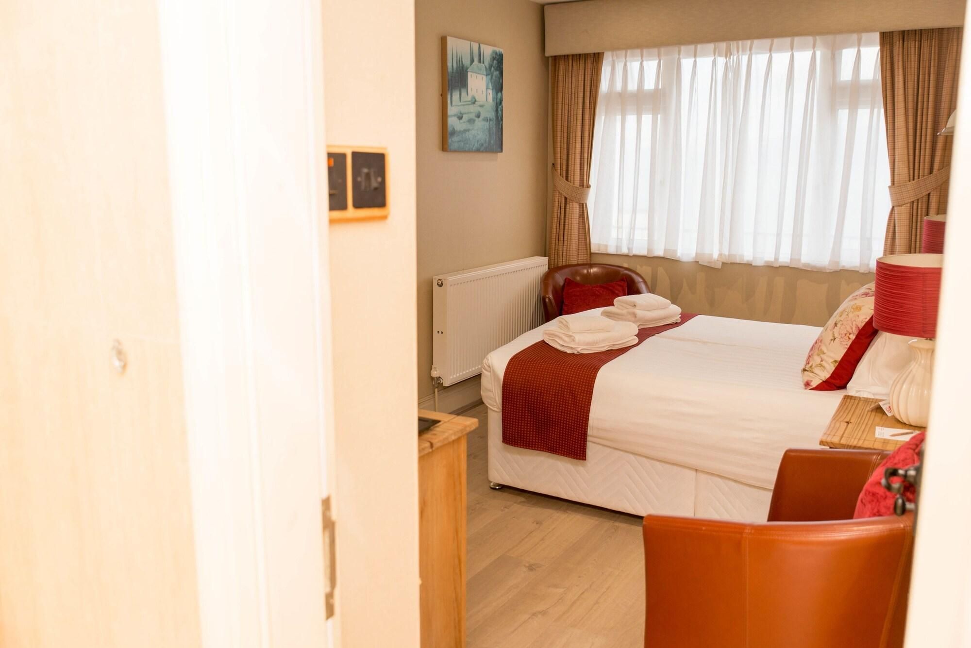 Gazelle Hotel 2