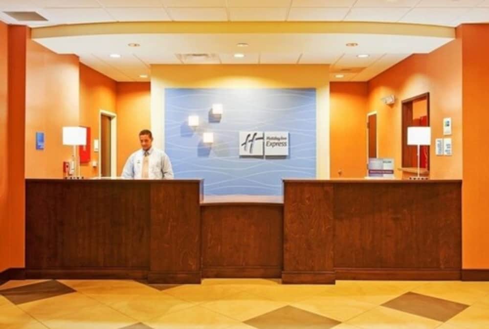 Holiday Inn Express & Suites WARNER ROBINS NORTH WEST by IHG 2