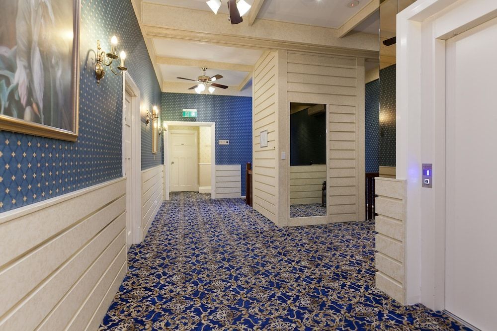 European Hotel 2