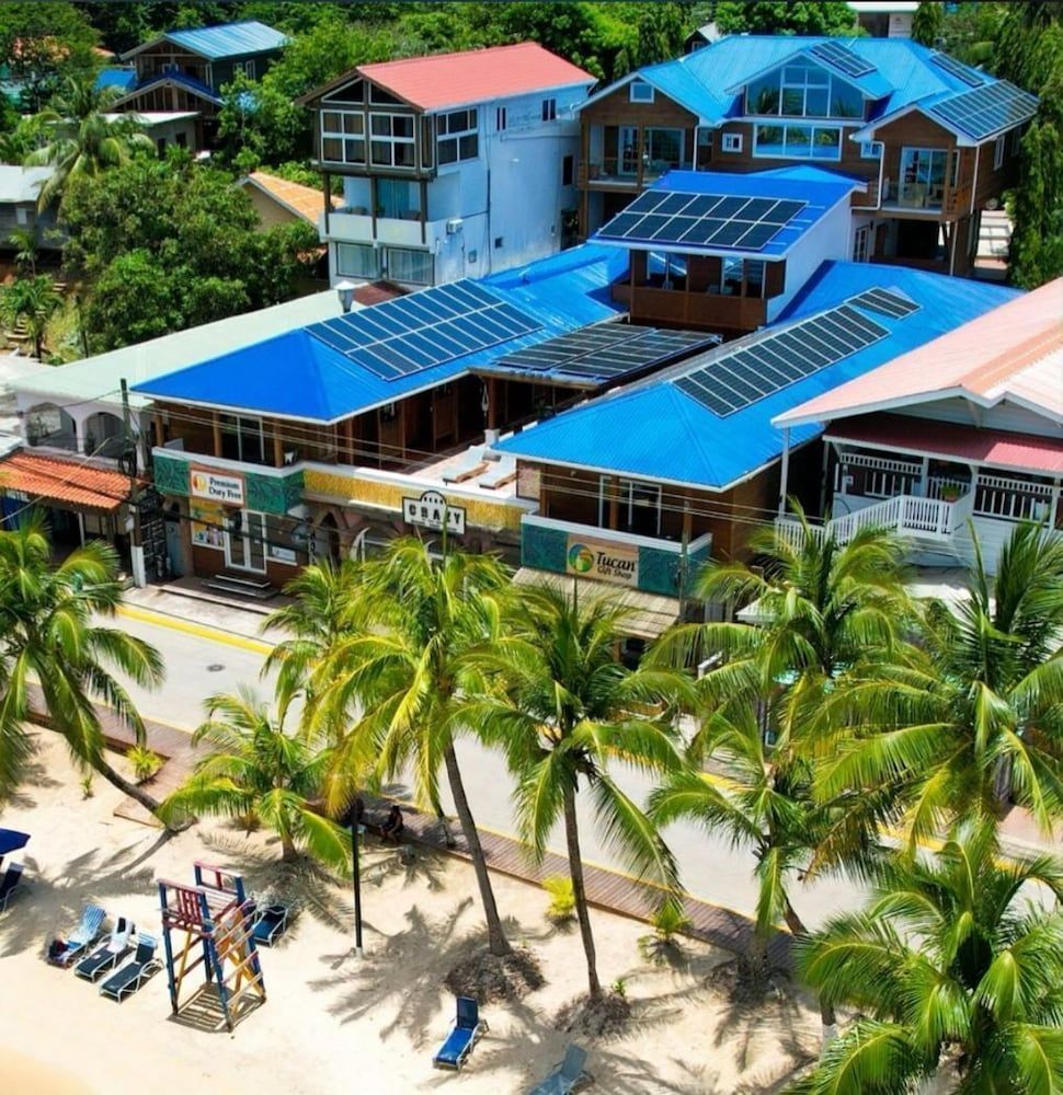 Mr. Tucan Hotel 1