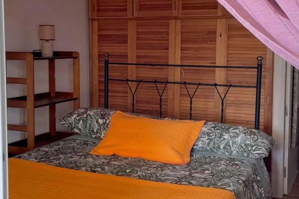 Apt - Sleeps 5 - Pool - Parking 2