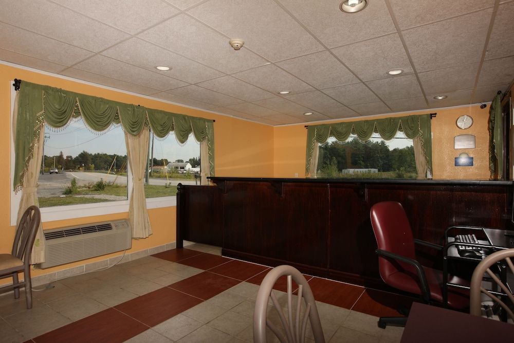 Days Inn by Wyndham Queensbury/Lake George 1