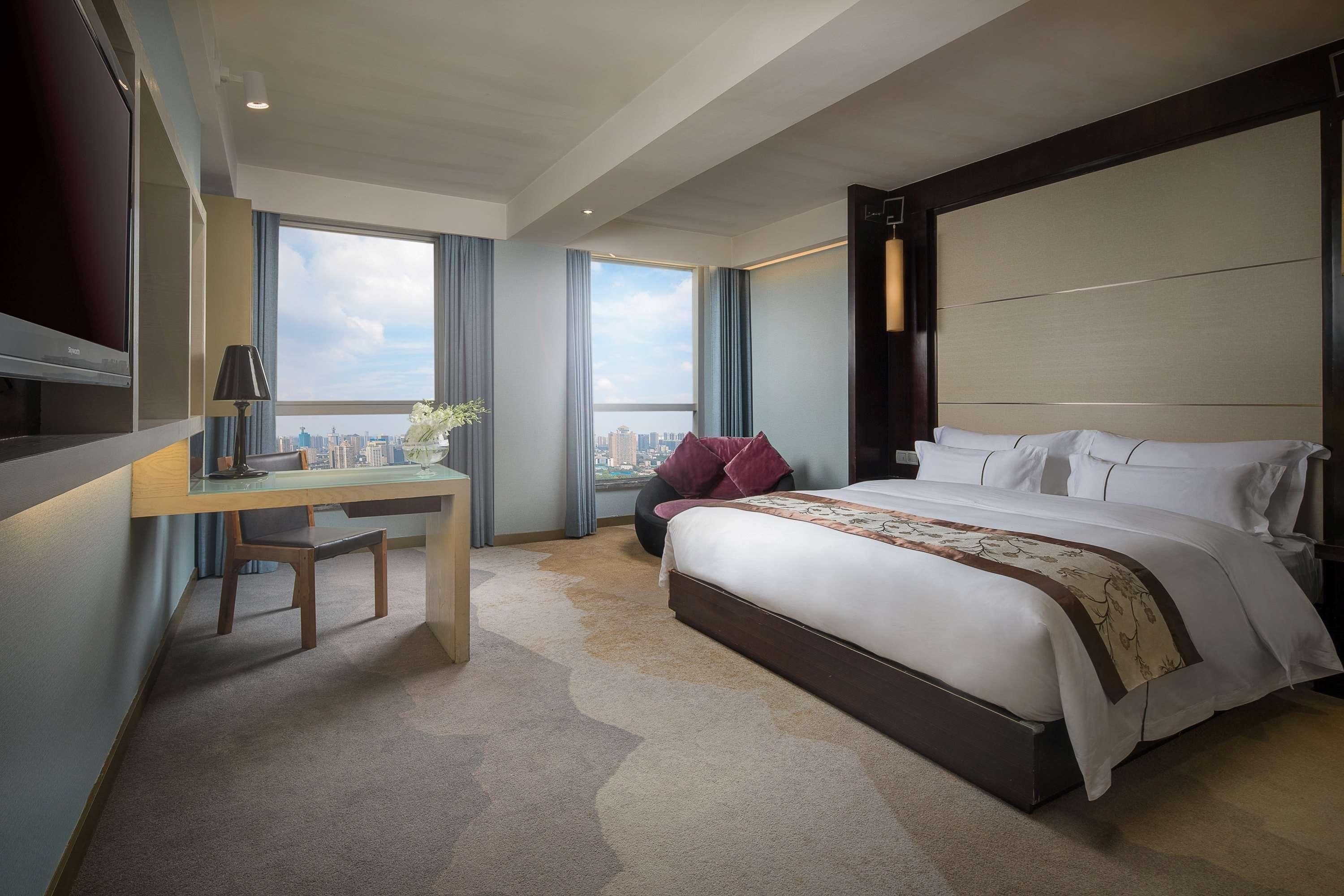 Days Hotel By Wyndham Changsha Downtown 2