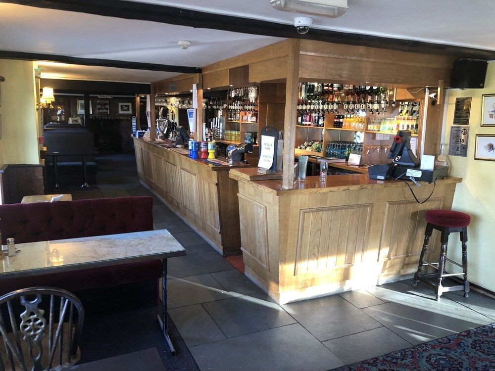 Raleghs Cross Inn 1