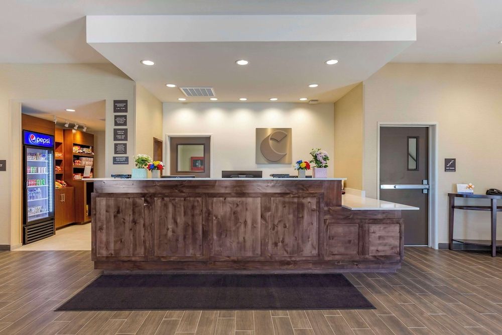 Comfort Suites Albuquerque Airport 2