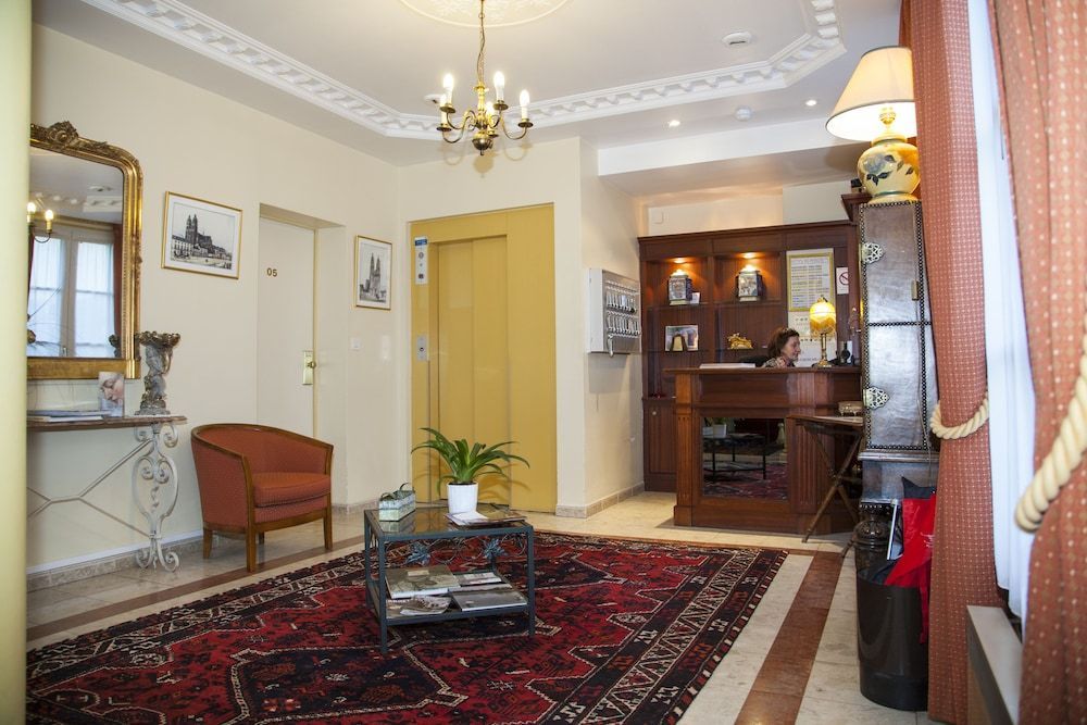 Hôtel Du Manoir 2