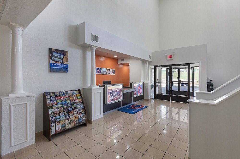 Motel 6-Bedford, TX - Fort Worth 2