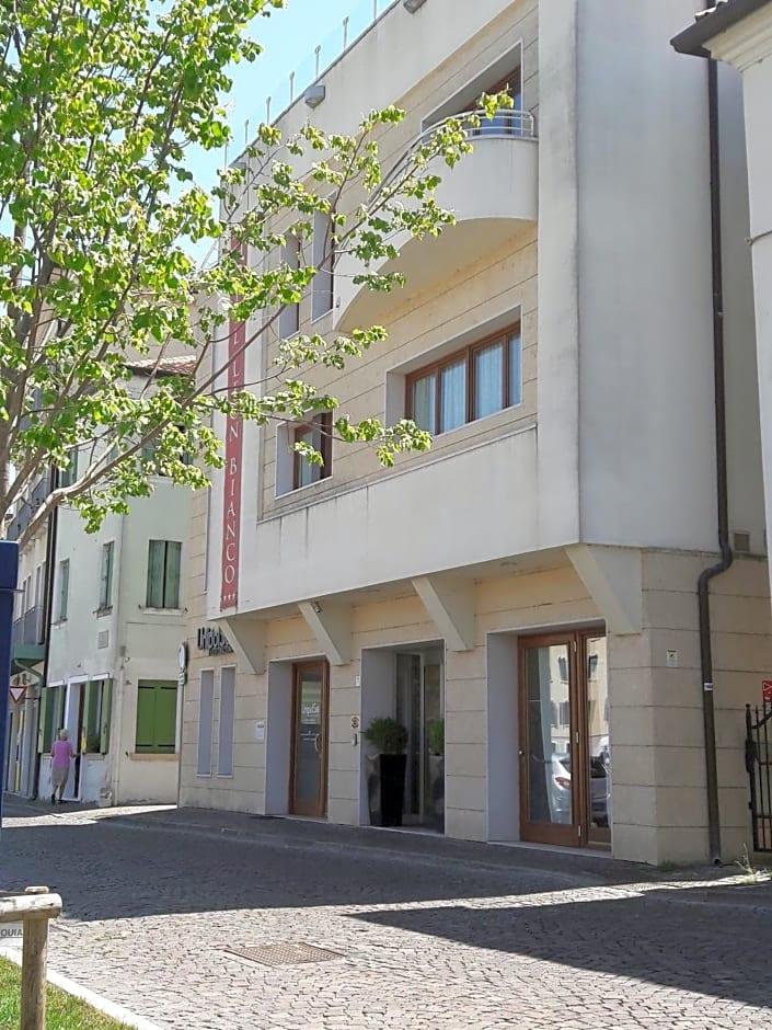 Hotel Leon Bianco 1