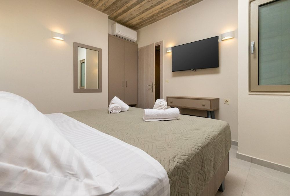 Achatis Apartments with sea view 2