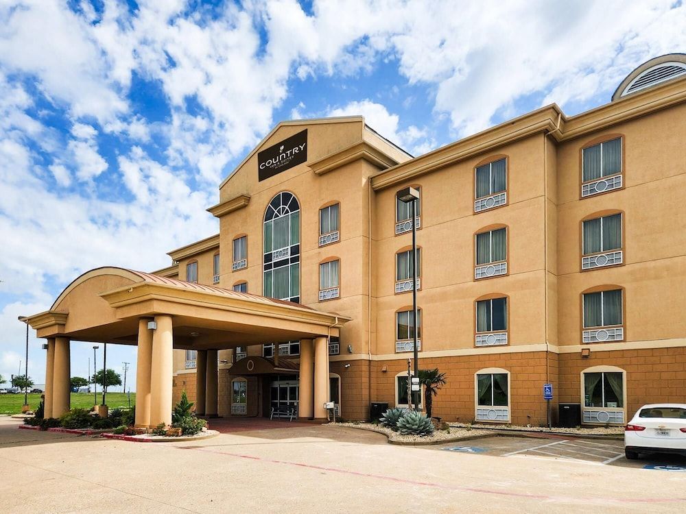 Country Inn & Suites by Radisson, Terrell 1