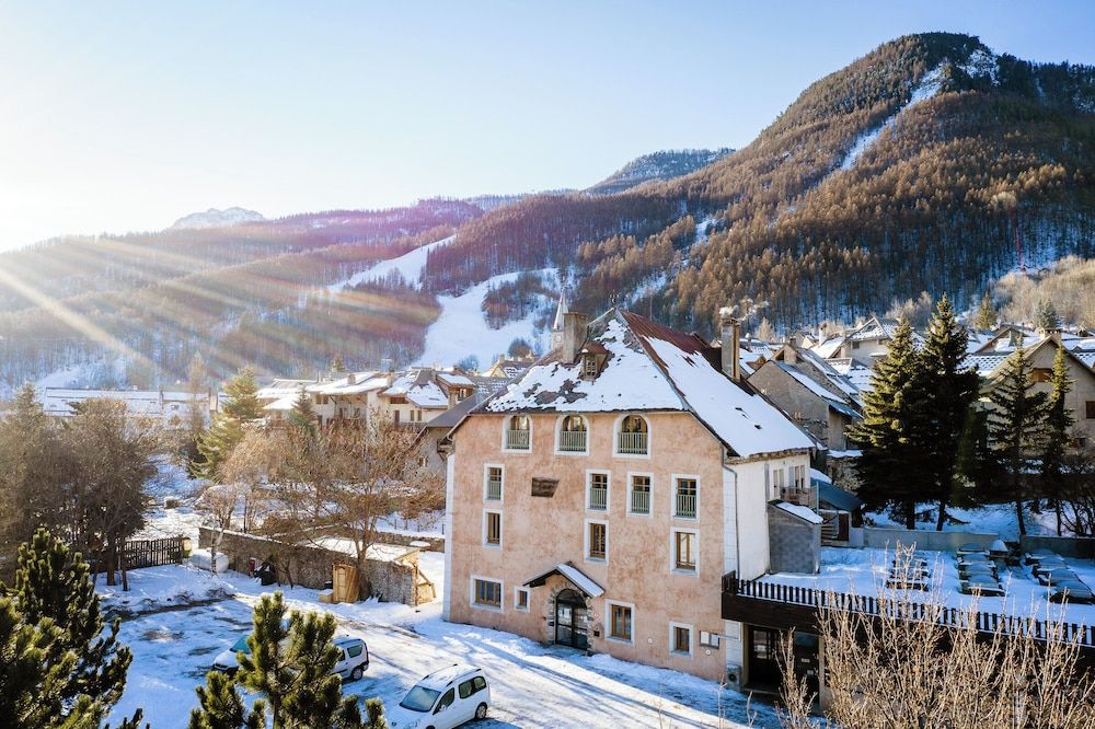 Auberge de Jeunesse HI Serre-Chevalier 1