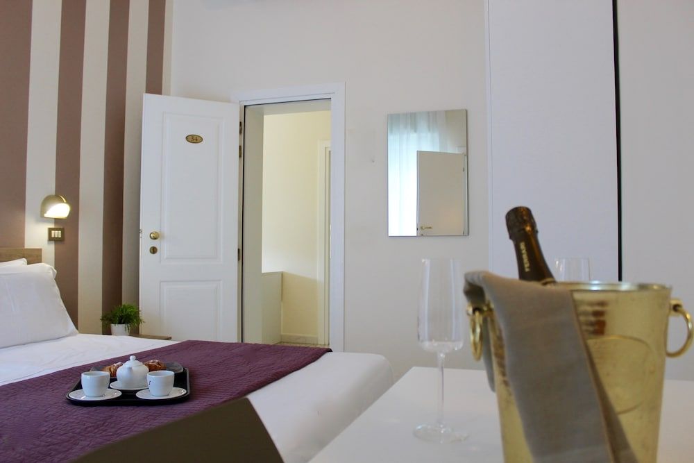 Roi Hotel 2